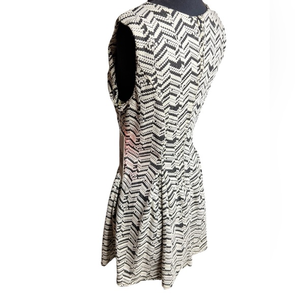 Emerald Sundae women’s fit ‘n flare black and white Aztec print sleeveless dress - Picture 3 of 9